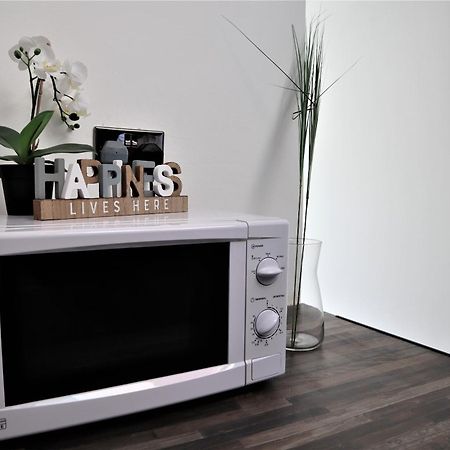 Victoria 4 Bedroom Serviced House Short Lets - Near Northampton Gen Hosp & Town Centre Exterior photo