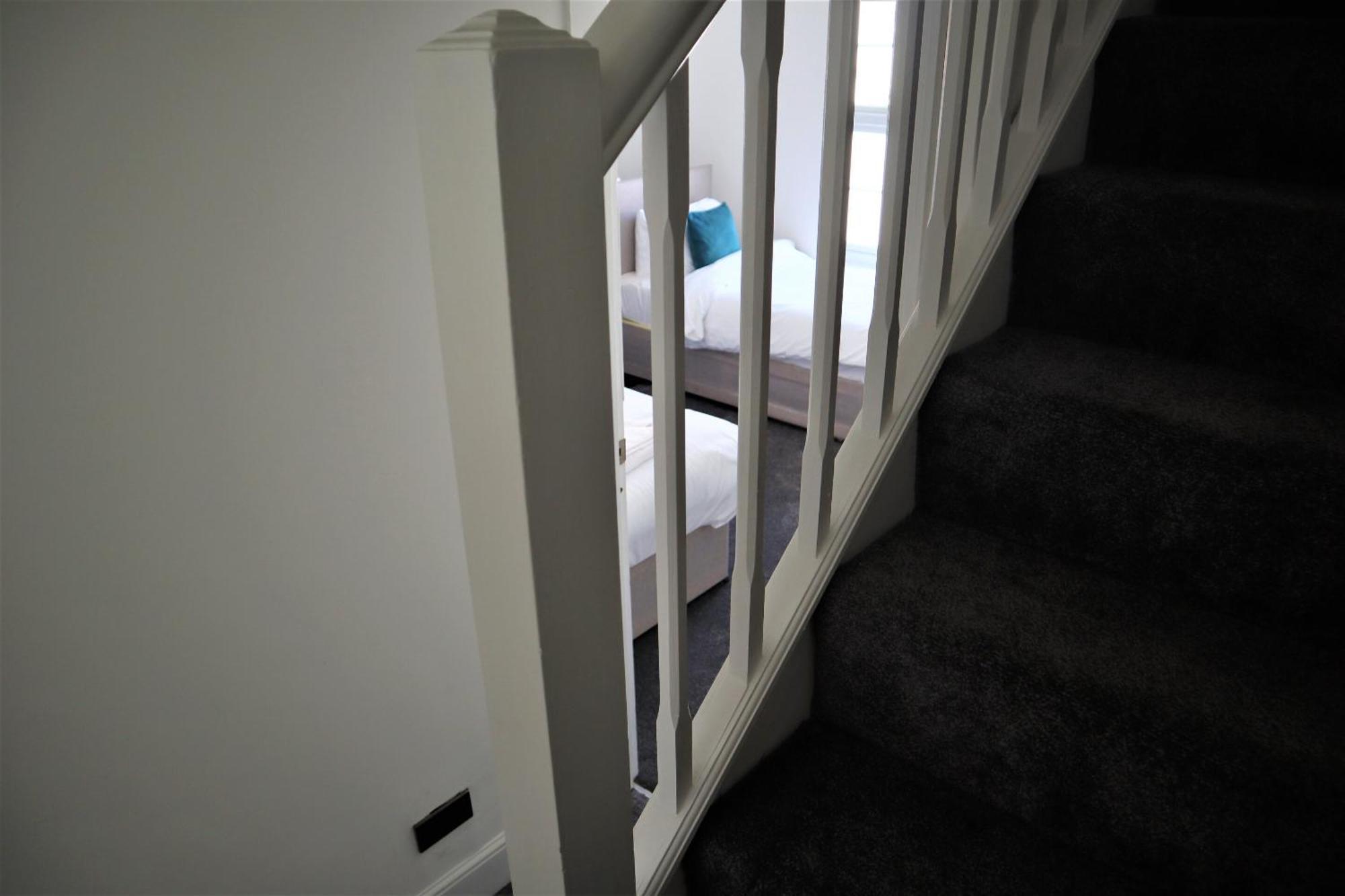 Victoria 4 Bedroom Serviced House Short Lets - Near Northampton Gen Hosp & Town Centre Exterior photo