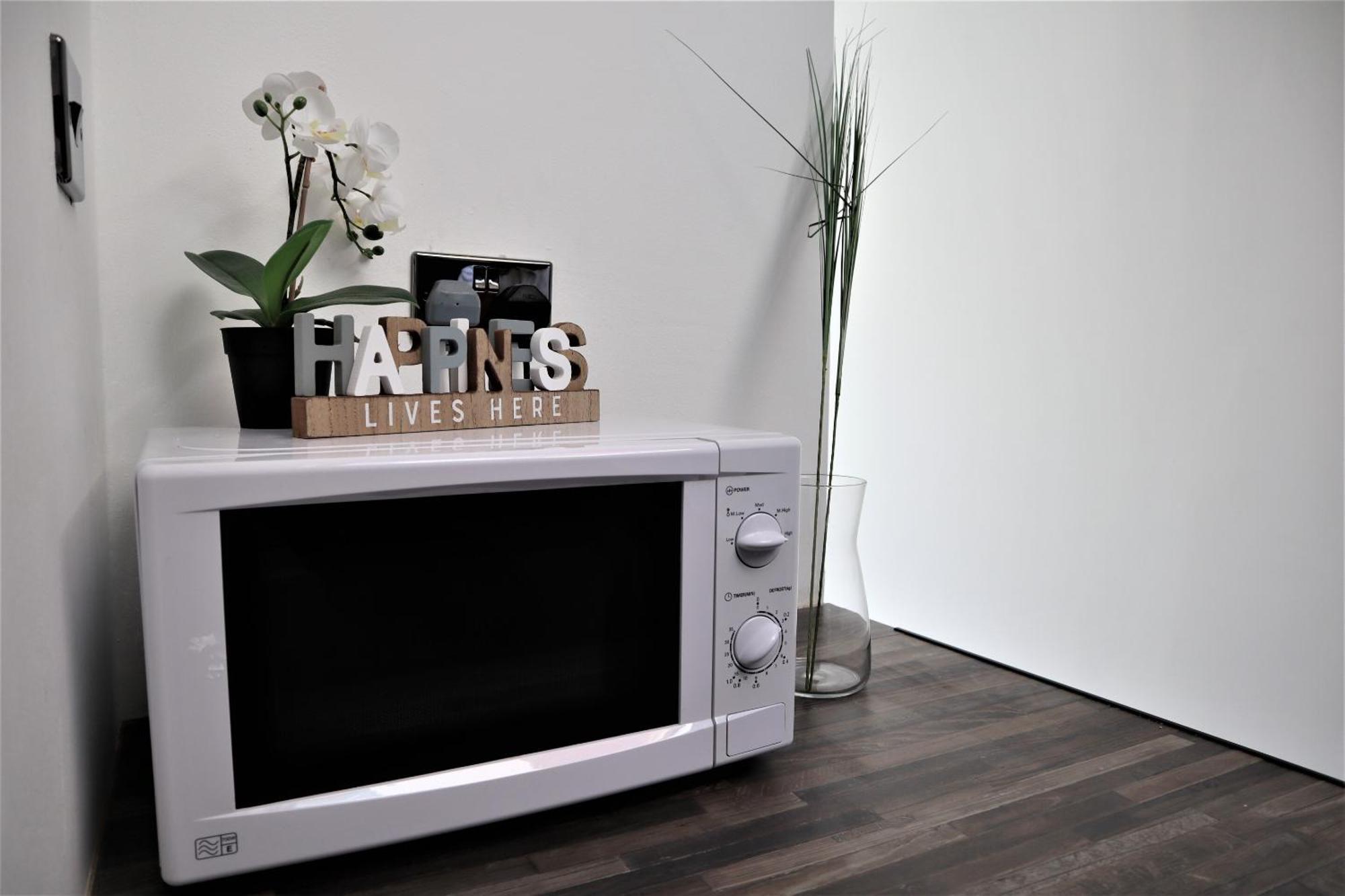 Victoria 4 Bedroom Serviced House Short Lets - Near Northampton Gen Hosp & Town Centre Exterior photo