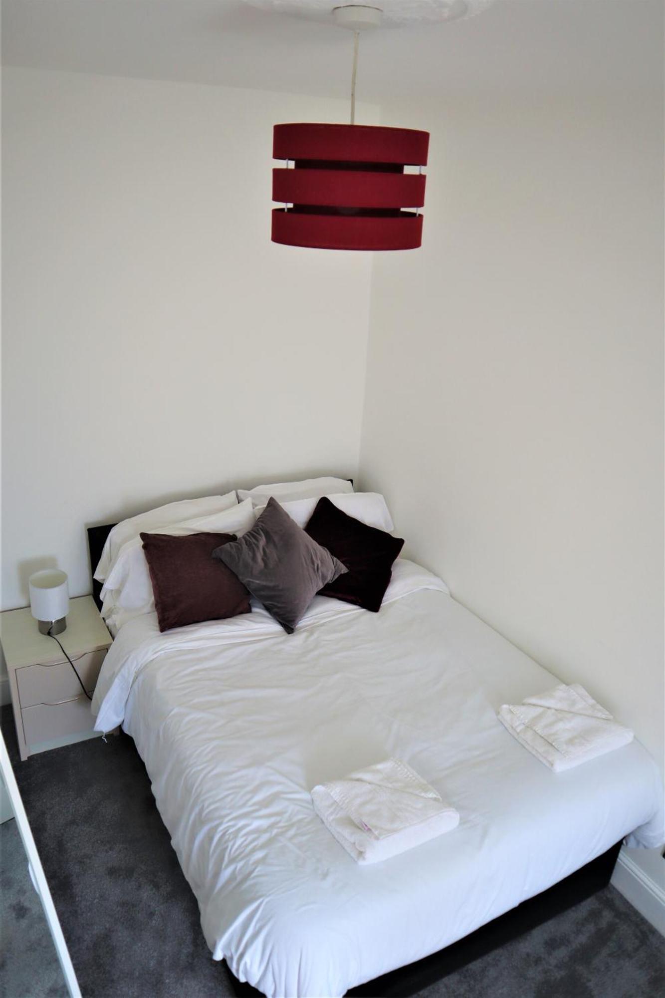 Victoria 4 Bedroom Serviced House Short Lets - Near Northampton Gen Hosp & Town Centre Exterior photo